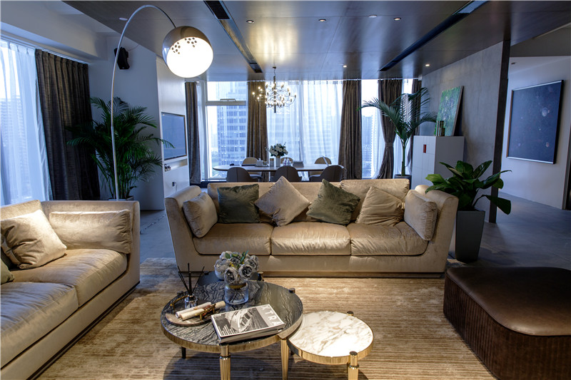 1530256915650074.jpg AY2A0341-1.jpg