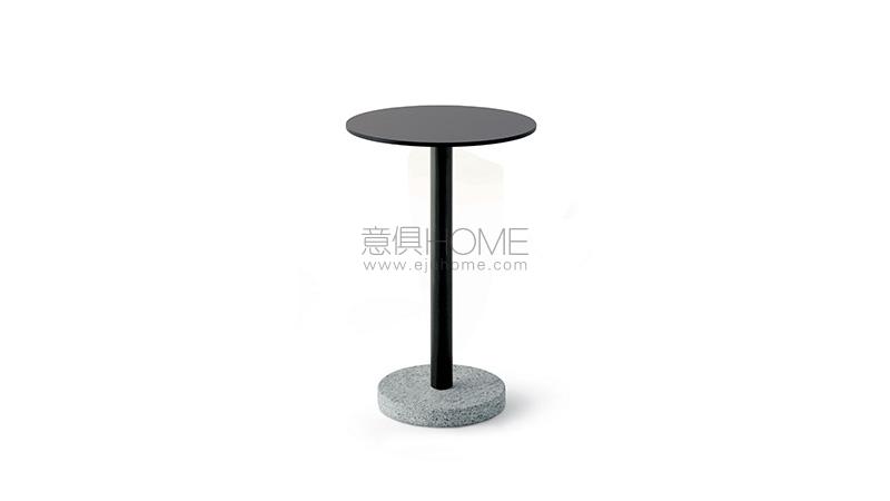 BERNARDO 368 side table 角幾