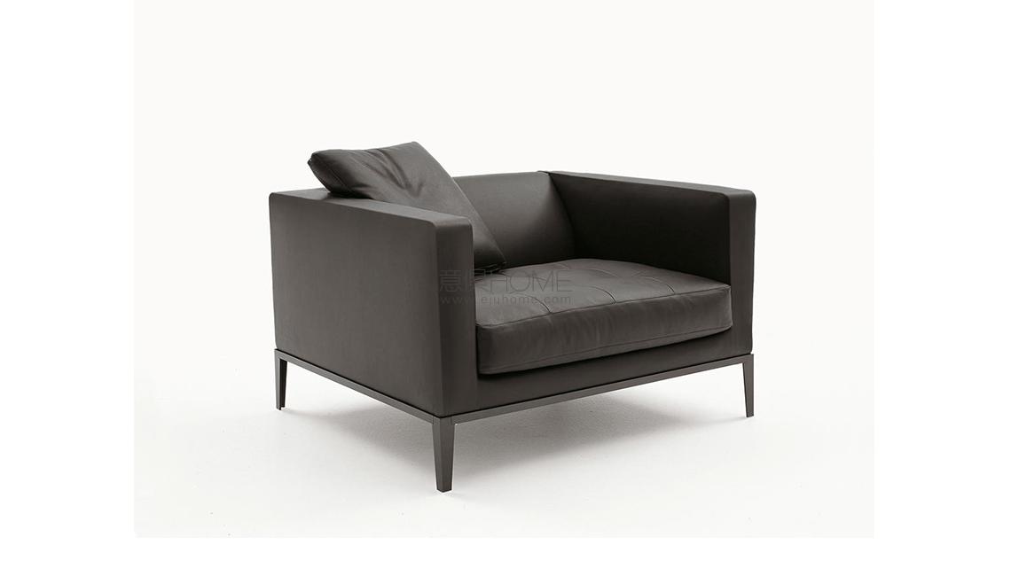 SIMPLICITER帶腳單人沙發(fā)