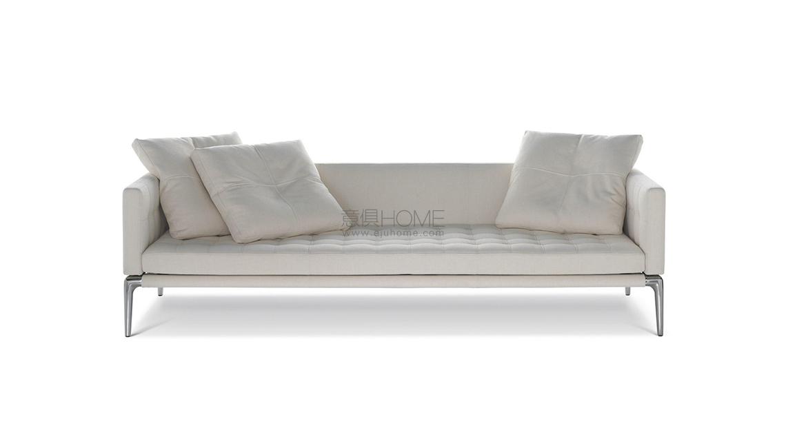 243 VOLAGE 多人沙發