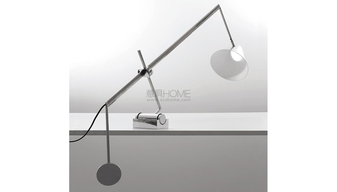 LIBRA LUX 臺(tái)燈