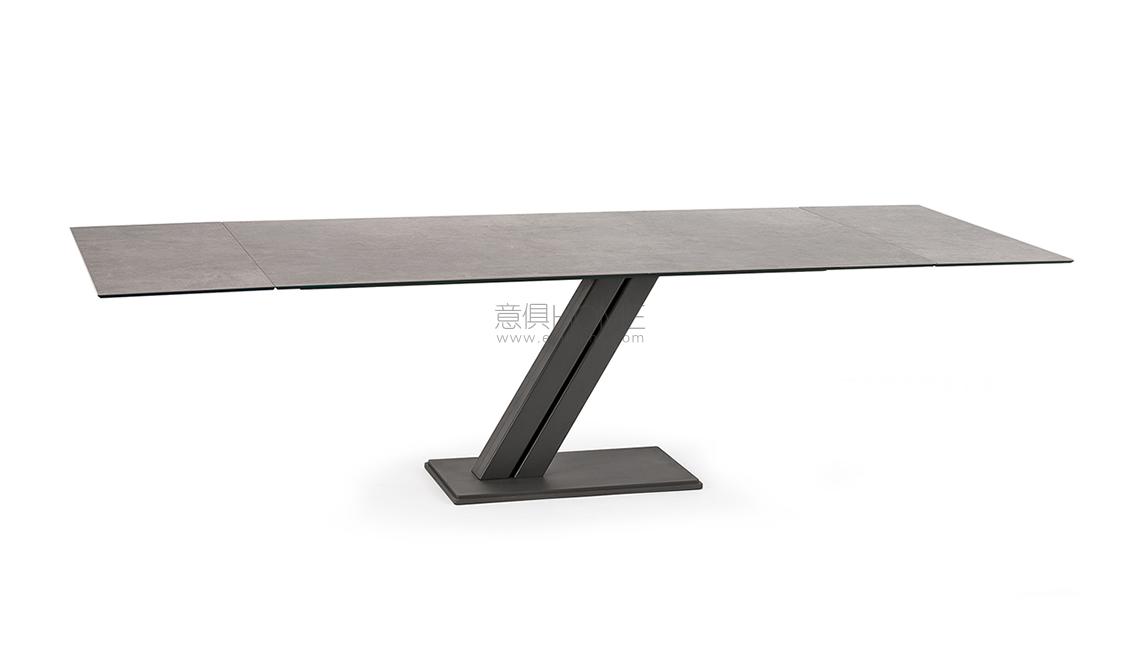 ZEUS KERAMIK DRIVE餐桌