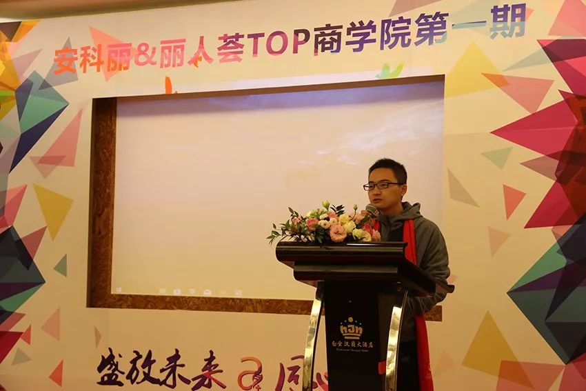 GUBI Wall Mirror鏡子