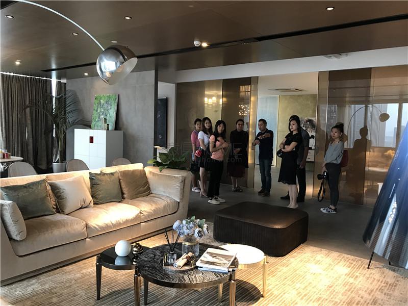 意俱受杭州跨境電子商務(wù)協(xié)會考察指導(dǎo)，分享意俱創(chuàng)新模式優(yōu)勢