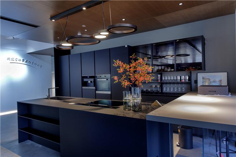 原來(lái)20萬(wàn)，就能擁有大面積意式櫥柜和滿(mǎn)滿(mǎn)幸福感