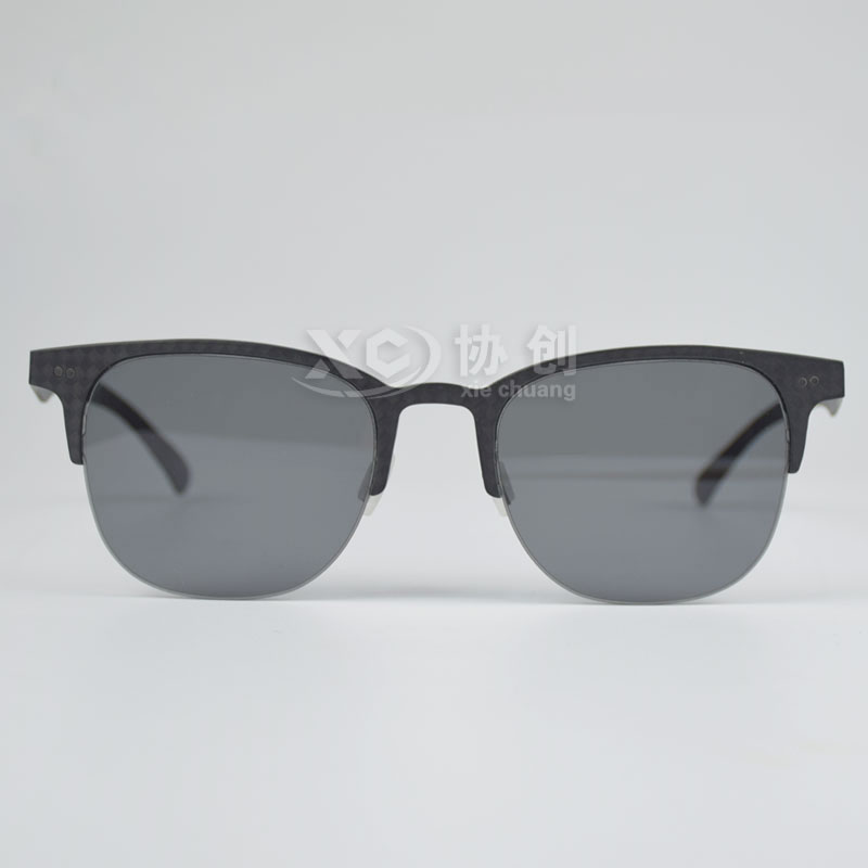 E004 EMBRACE CHAIR餐椅