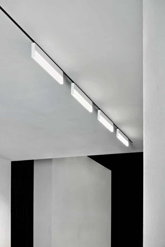 The Tracking Power 吸頂燈